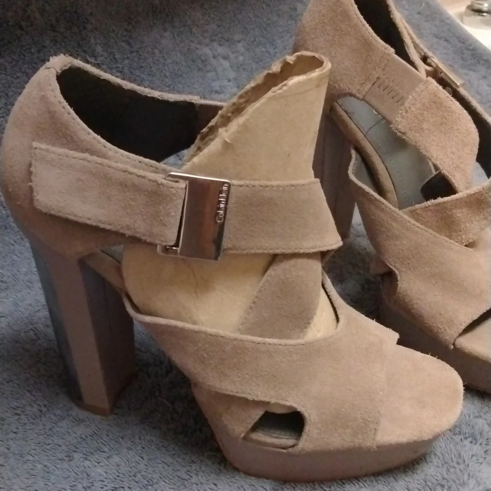 Calvin Klein suede platform shoe size 6.5